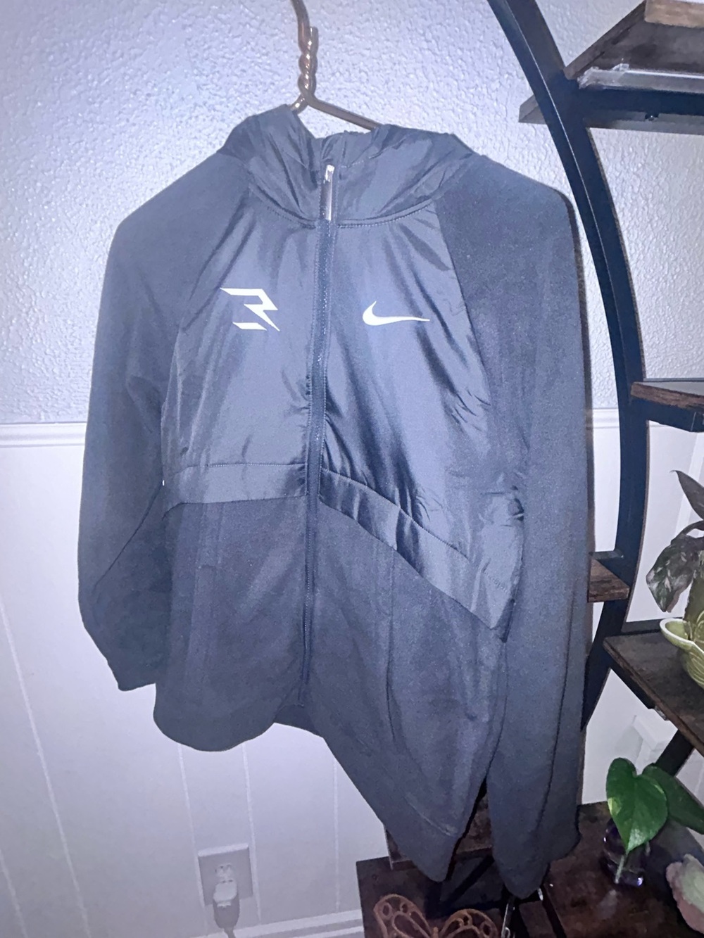 Nike Black Full-Zip Hoodie Jacket with Swoosh Youth XL